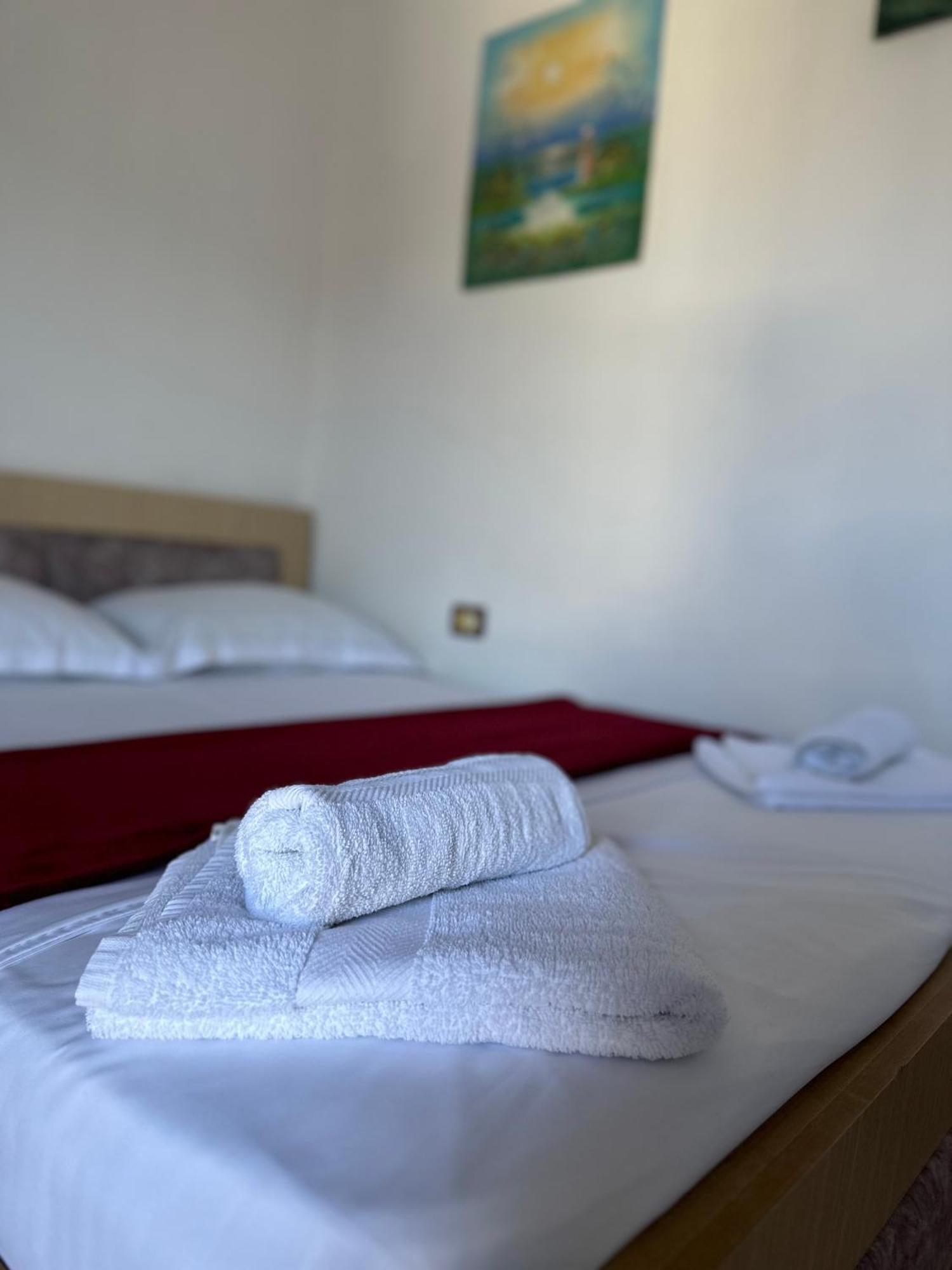 Albi'S Guesthouse Εξαμίλιο Εξωτερικό φωτογραφία