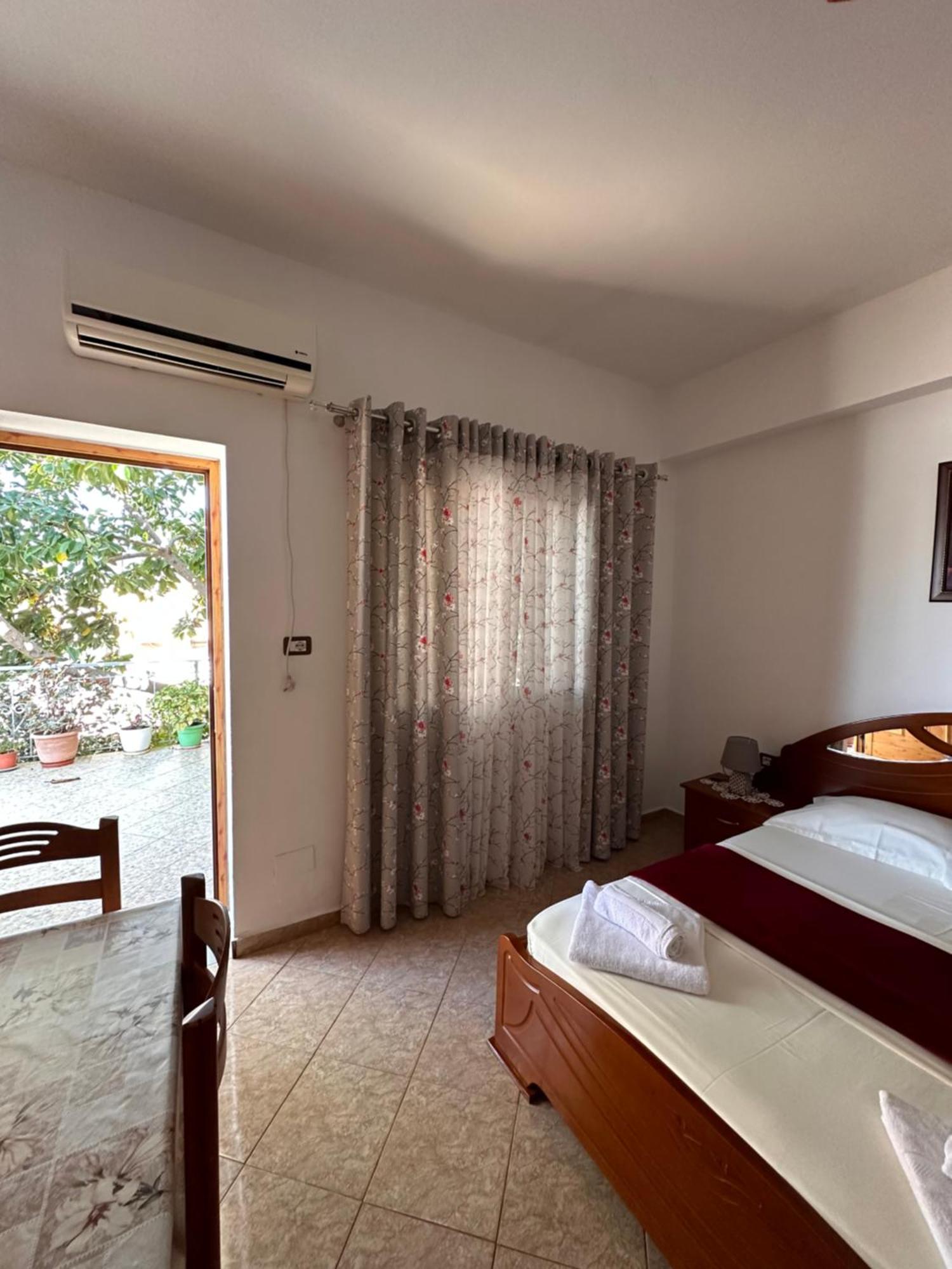 Albi'S Guesthouse Εξαμίλιο Εξωτερικό φωτογραφία