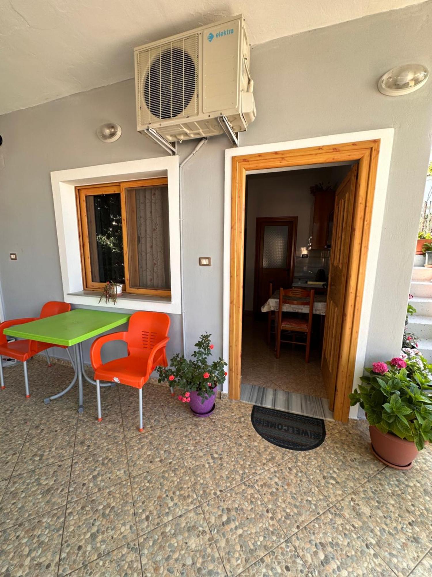 Albi'S Guesthouse Εξαμίλιο Εξωτερικό φωτογραφία