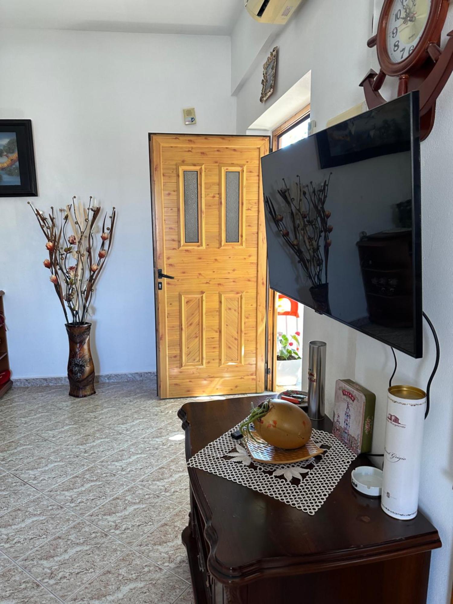 Albi'S Guesthouse Εξαμίλιο Εξωτερικό φωτογραφία